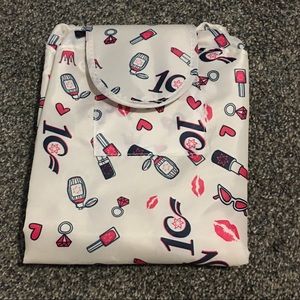 Portable makeup bag